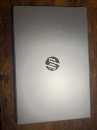 Portátil HP Ryzen 5 / 8GB / SSD 512GB