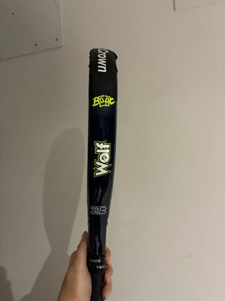 Pala de pádel Black Crown Wolf + funda