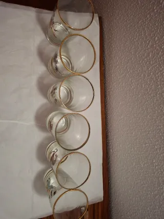 Set di 6 bicchieri antichi con bordo dorato