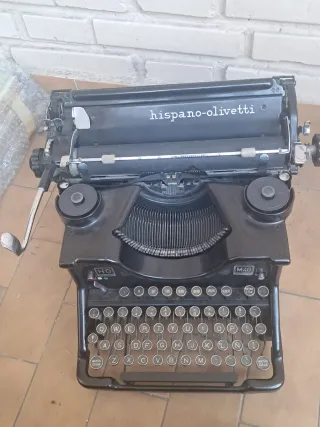Máquina de escribir Hispano-Olivetti M40