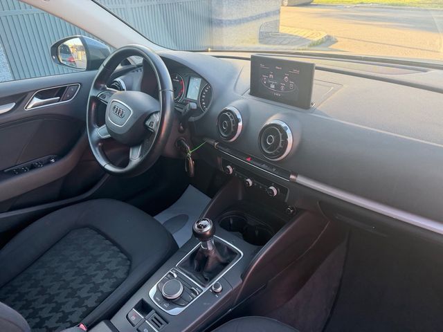Audi A3 2015 UNICO DUEÑO PEGATINA C desde 160€/MES