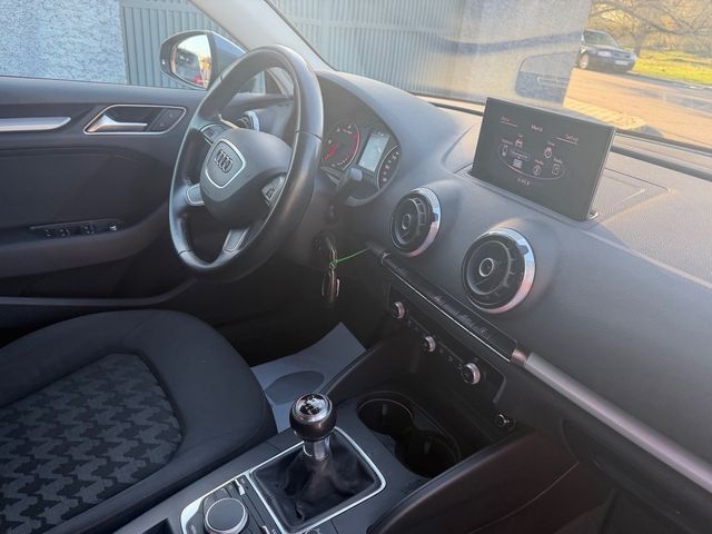 Audi A3 2015 UNICO DUEÑO PEGATINA C desde 160€/MES