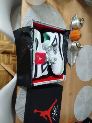 Jordan retro 4