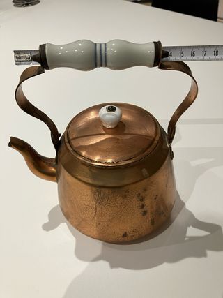 Tetera de cobre macizo y porcelana