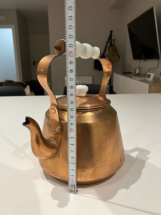Tetera de cobre macizo y porcelana
