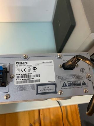 Home Cinema Philips con Altavoces Pequeños