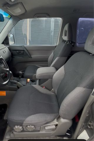 Mitsubishi Montero 2003