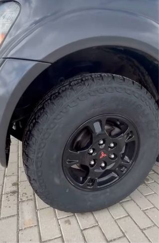 Mitsubishi Montero 2003