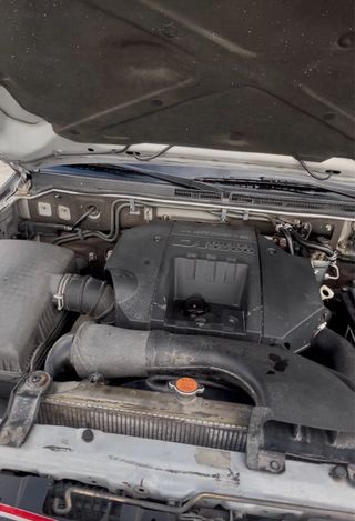 Mitsubishi Montero 2003