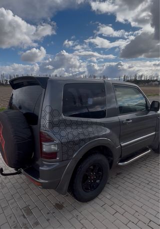 Mitsubishi Montero 2003