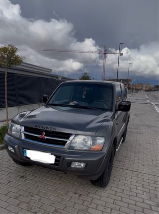 Mitsubishi Montero 2003
