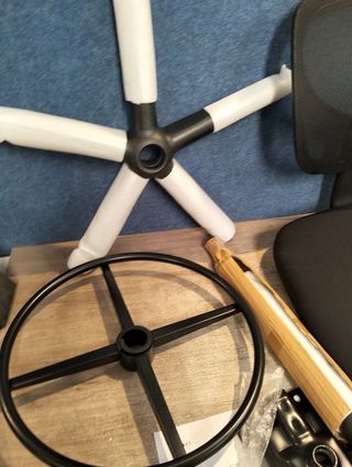 SONGMICS Silla de Malla Giratoria, Altura y Reposapiés Regulables