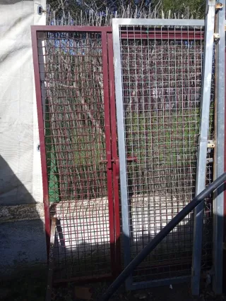 Puertas de acceso peatonal metálicas