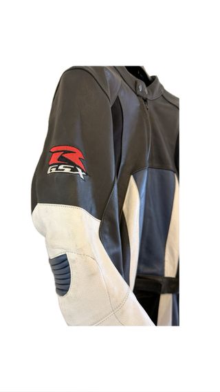 Mono Suzuki GSXR Cuero Talla L Oficial