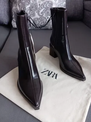 Botín tacón ancho Zara