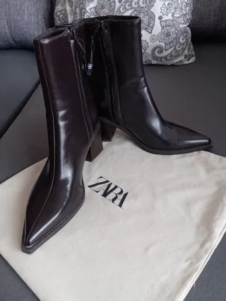 Botín tacón ancho Zara