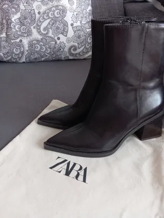Botín tacón ancho Zara