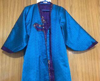 Abrigo estilo asiático morado y azul