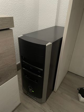 Ordenador de mesa V7 blanco