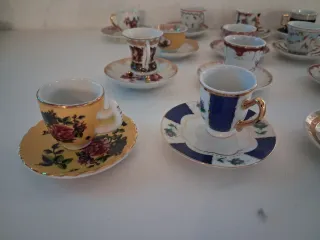 21 tazzine con piattino porcellana