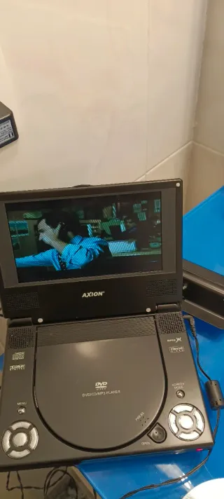 DVD portátil con accesorios