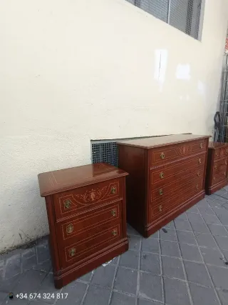 Conjunto cómoda y mesillas de noche