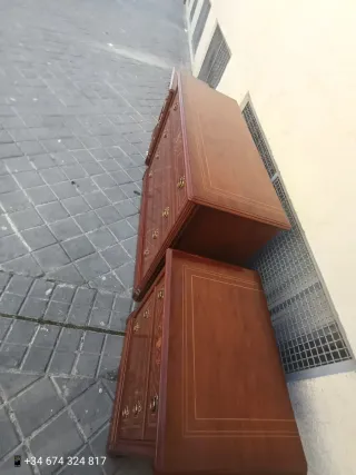 Conjunto cómoda y mesillas de noche