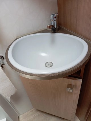Pilote integral G740, cama isla, lista viajar