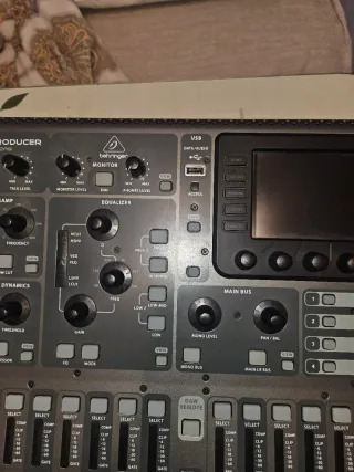 Behringer X32 Producer Digital Mixer – Nuevo