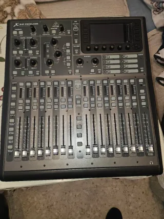 Behringer X32 Producer Digital Mixer – Nuevo