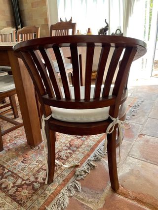 Silla rústica de madera