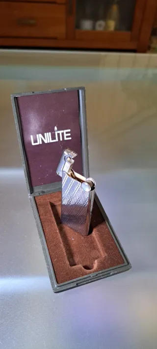 Mechero Unilite Metálico con Estuche