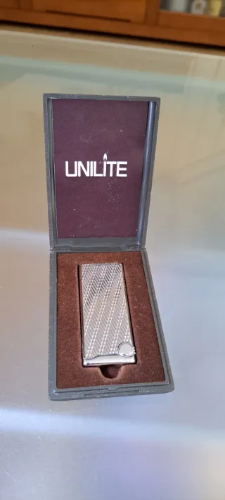 Mechero Unilite Metálico con Estuche