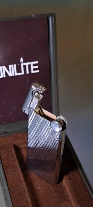 Mechero Unilite Metálico con Estuche