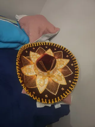 Sombrero Mexicano Rojo y Dorado