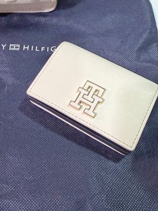 Bolso y cartera tommy hilfiger