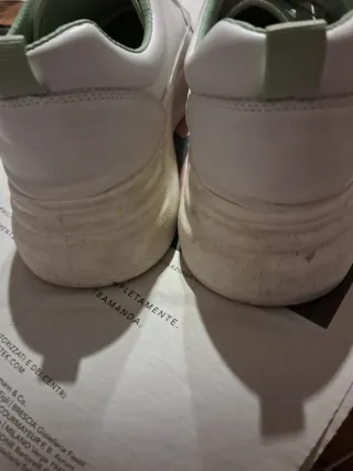 Scarpe Zuiki bianche con chiusura elastica velcro