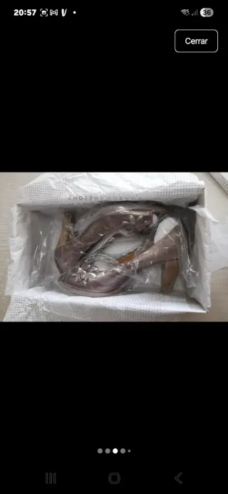 Par de zapatos mujer. Hispanitas, 37