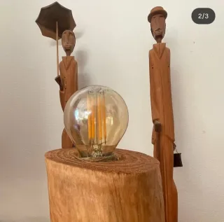 Lámpara de madera reciclada