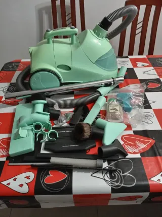 Aspiradora Poli AS 800 con accesorios