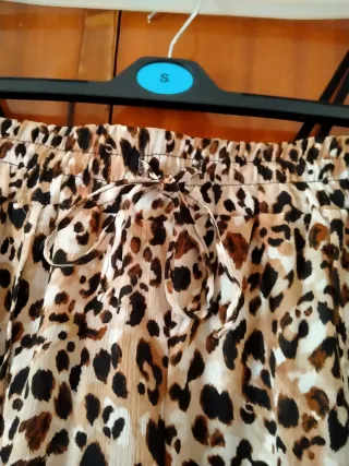 Conjunto Top Negro y Pantalón Animal Print