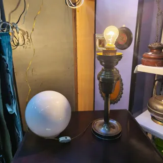 Lámpara de mesa bronce y cristal