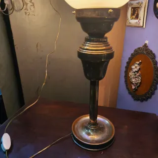 Lámpara de mesa bronce y cristal