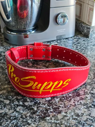 Cinturón de musculación Pro Supps rojo