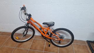 Bicicleta de montaña naranja 20 pulgadas