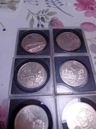 Lote de monedas de 2.000 pesetas y de 20 euros
