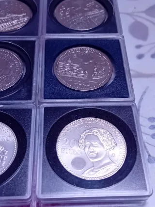 Lote de monedas de 2.000 pesetas y de 20 euros