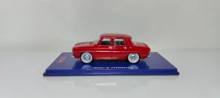 Renault 8 Major (Milezim) 1:43 Spark R8