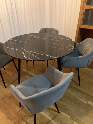 Mesa comedor redonda y 4 sillas