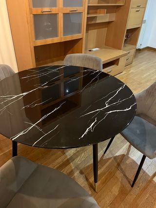 Mesa comedor redonda y 4 sillas